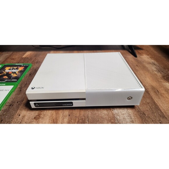 Xbox One White Console, Charger & Controller Special Edit Quantum Break (7Games) - Picture 4 of 16